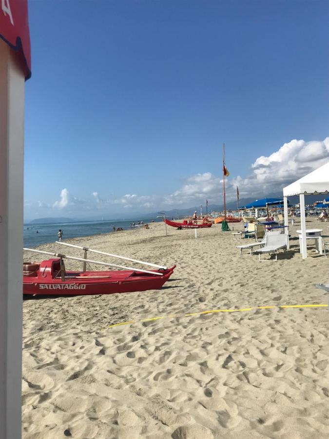 My Happy Place Лидо Ди Камайоре Екстериор снимка